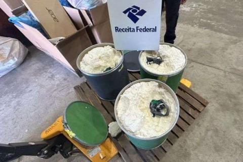 Receita Federal apreende 67 quilos de maconha em transportadora em Londrina