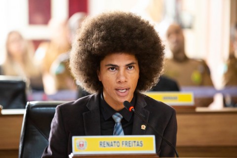 CCJ mantém pedido de suspensão do deputado do Paraná Renato Freitas e caso deve ir à plenário