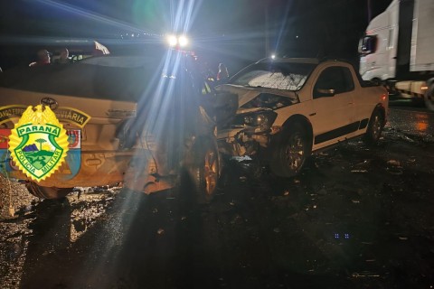Colisão entre três veículos deixa um morto e quatro feridos em Arapongas