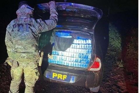 Contrabandista de cigarros é preso após tentar subornar PRF no Paraná
