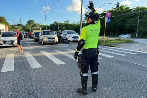 Semob remove 59 veículos com débitos acima de R$ 7 mil