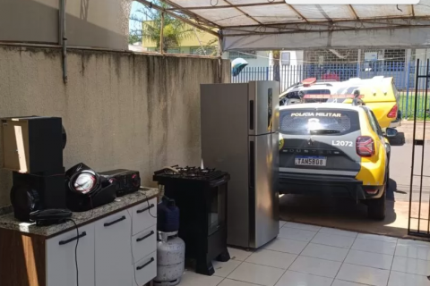 Homem é preso após comprar eletrodomésticos que foram furtados da casa da vizinha, em Sarandi