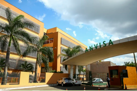 Anvisa suspende cosméticos e produtos de limpeza; veja quais