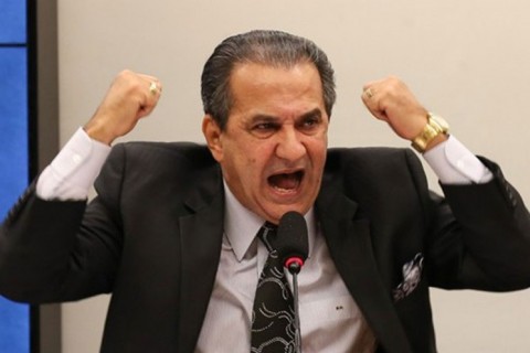 Moraes manda apreender passaporte de Silas Malafaia