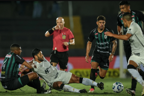 Maringá e Atlético-MG ficam no empate em jogo de muita intensidade na Copa do Brasil