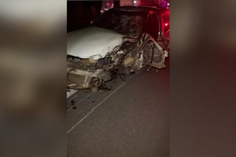 Homem morre após bater o carro de frente com caminhão na BR-020, em Posse