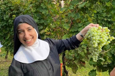 Brasileira ‘bonita demais’ para ser freira quer justiça do Vaticano